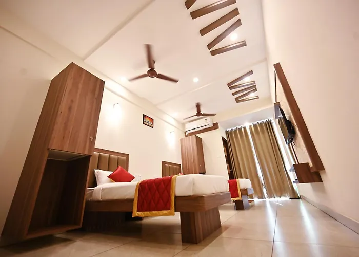 Hotel Rays Inn Boarding And Lodging