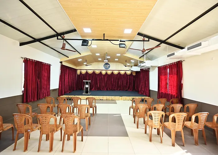 Hotel Rays Inn Boarding & Lodging