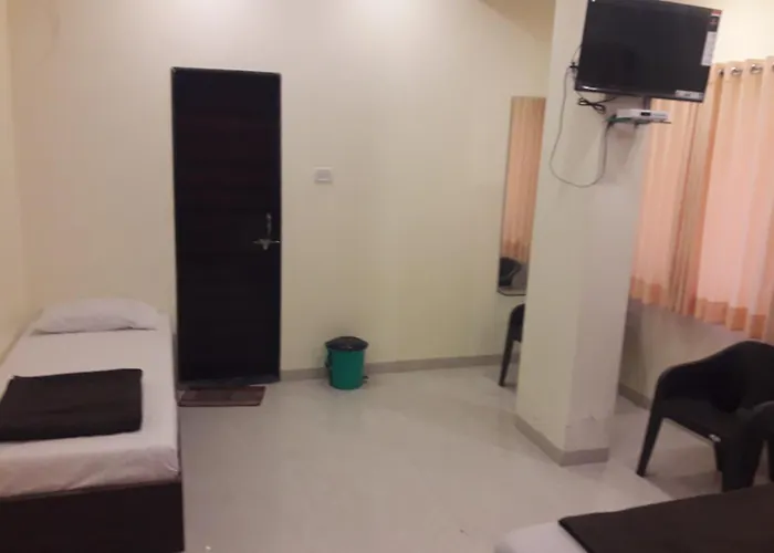 Hotel Sai Meera Palace