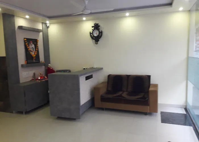 Hotel Sai Meera Palace