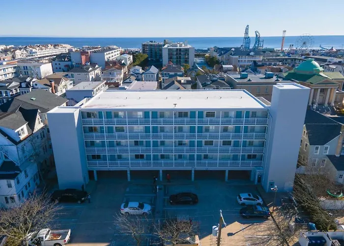 Wesley Paradise ☆Chic 1Bd + Private Balcony & Pool