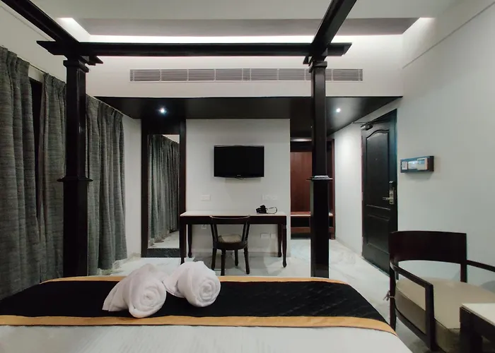 Hotel Saratharajans