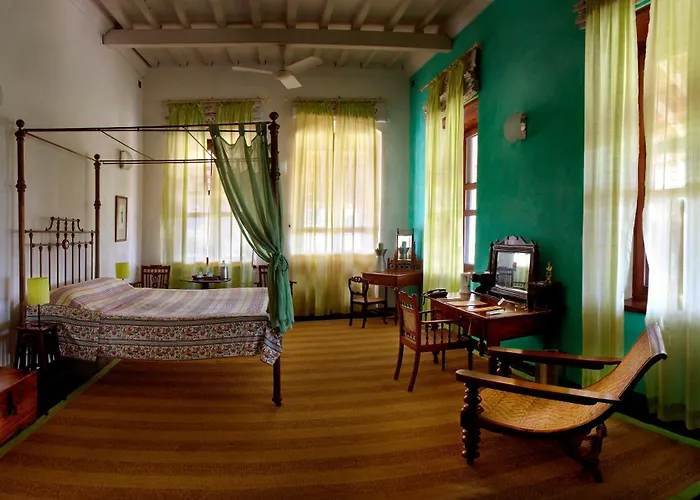 Neemrana'S - Bungalow On The Beach