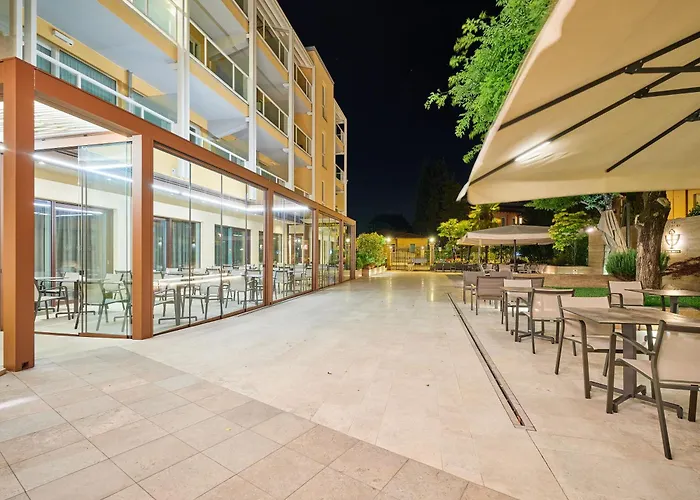 Hotel Bisesti ***S