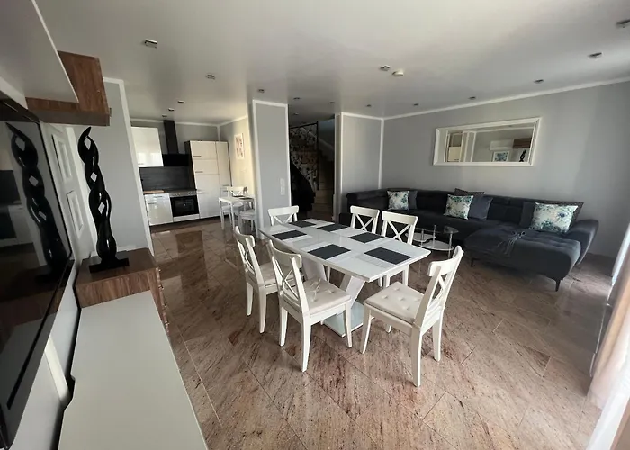 Merkel Villa Apartamente