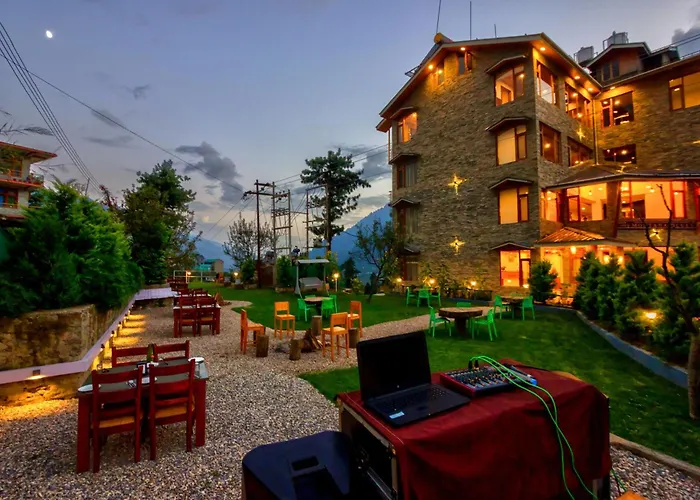 Snow City'S Montana Blues Resort Manali - Heated & Air-Cooled Stay