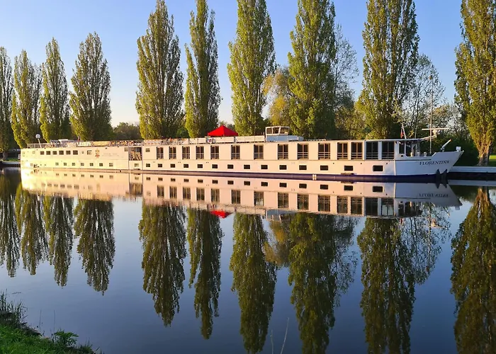 Florentina Boat