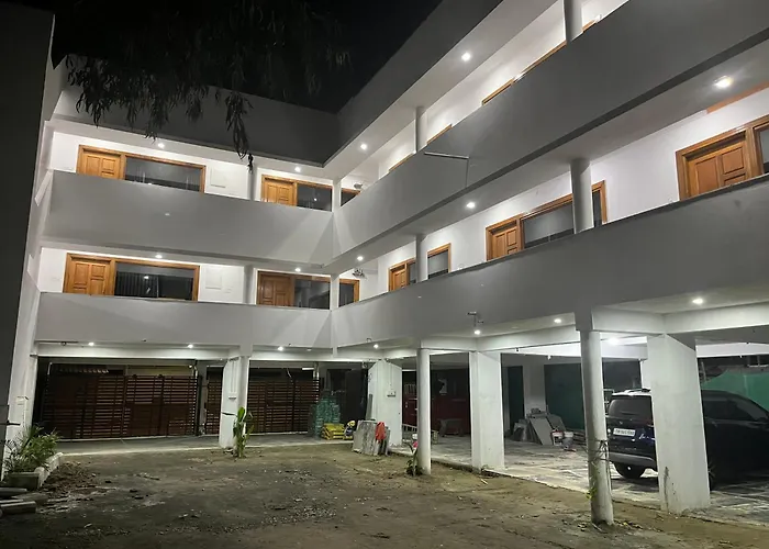 Anand Beach Guesthouse By Moonrocks