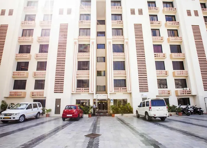 Collection O Reeva Regency