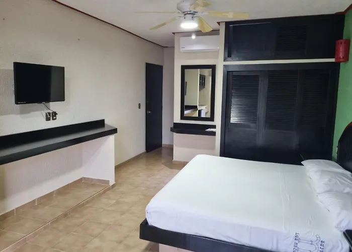 Suites Los Arcos (Adults Only)
