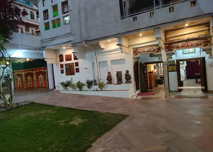 Haveli Braj Bhushanjee Heritage Hotel And Museum