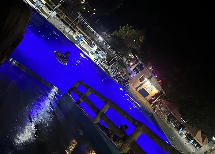 Arzel Resort