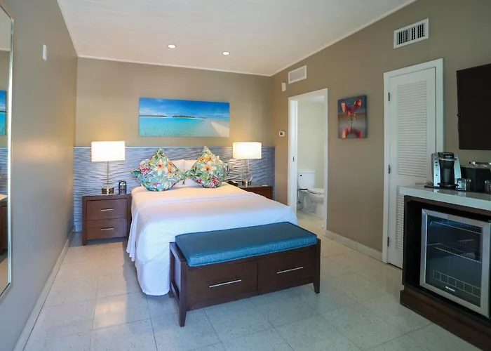 Orchid Key Inn - Adults Only