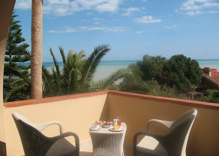 Helios Hotel