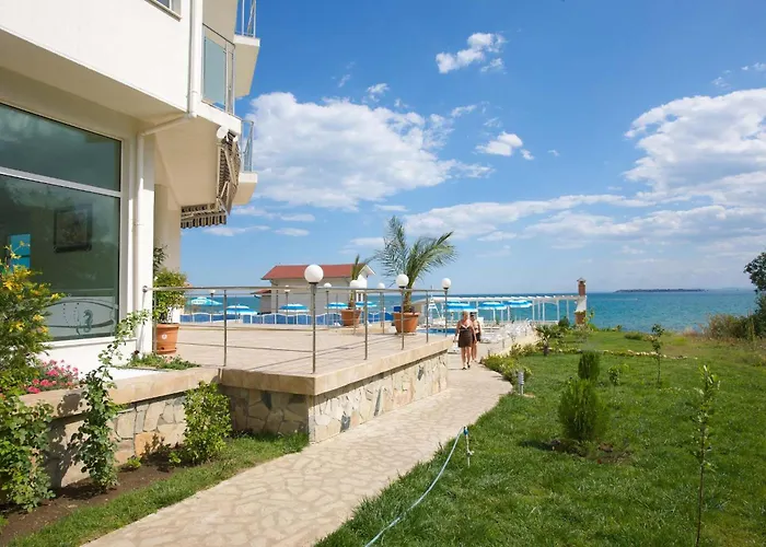Nushev Hotel