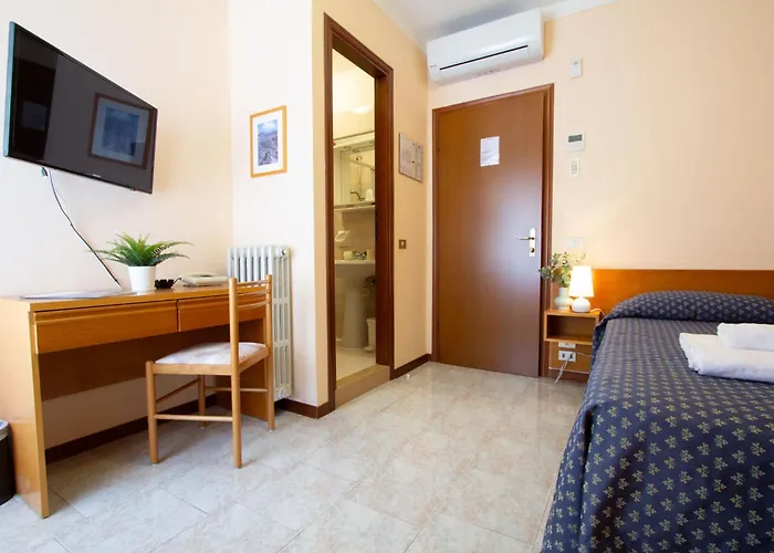 Hotel Benacus Torri Del Benaco