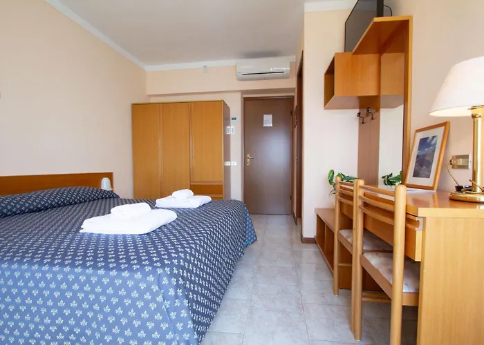 Hotel Benacus Torri Del Benaco