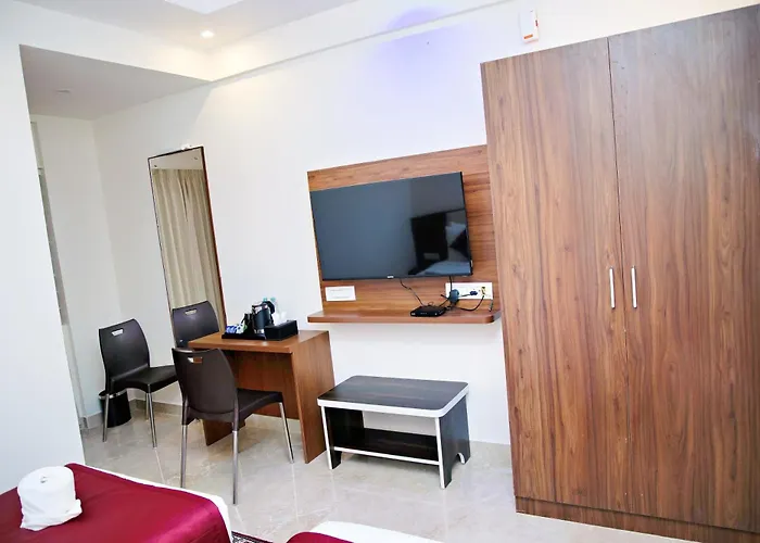 Villa Grand Hotel Near Kempegowda International Airport