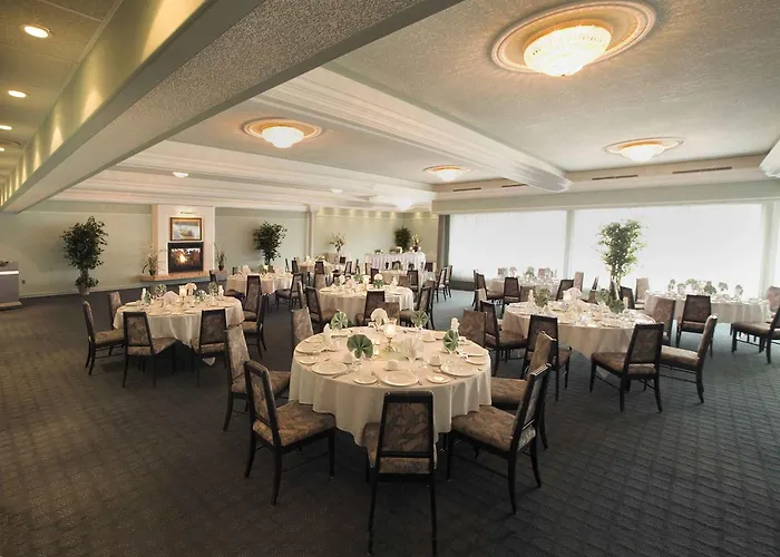 Chateau Louis Hotel & Conference Centre