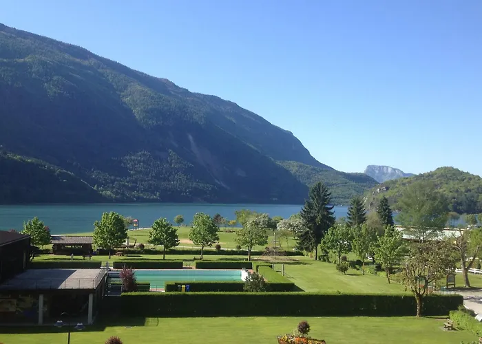 Alledolomiti Boutique Lake Hotel - Adults Friendly