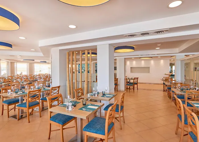 Universal Hotel Marques