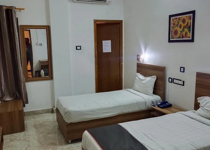 Gulnaar Inn Near Us Counsulate Sankar Nethralaya Apollo Hospital