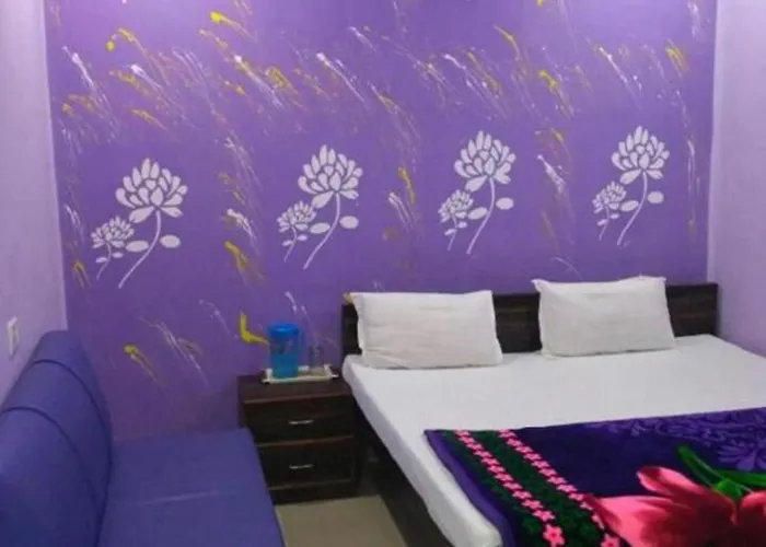 Goroomgo Atithi Galaxy Kanpur Near Railway Station - Hotel-At-Prime-Location Spacious-Room With-Wi-Fi & Parking Availability,