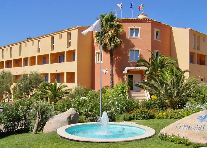 Hotel With Swimming Pool In La Maddalena, Breakfast Included
