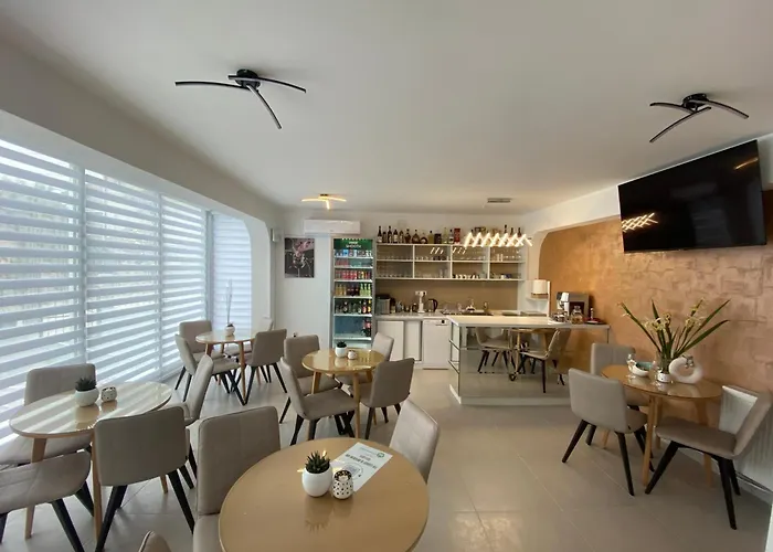 Greenhill Apartments