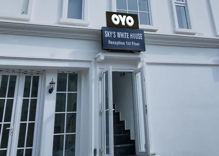 Hotel O Sky White House