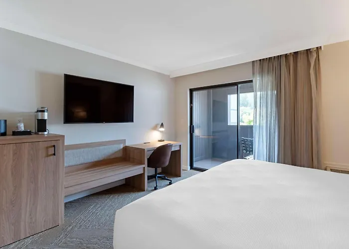 Best Western Plus Inn at the Vines