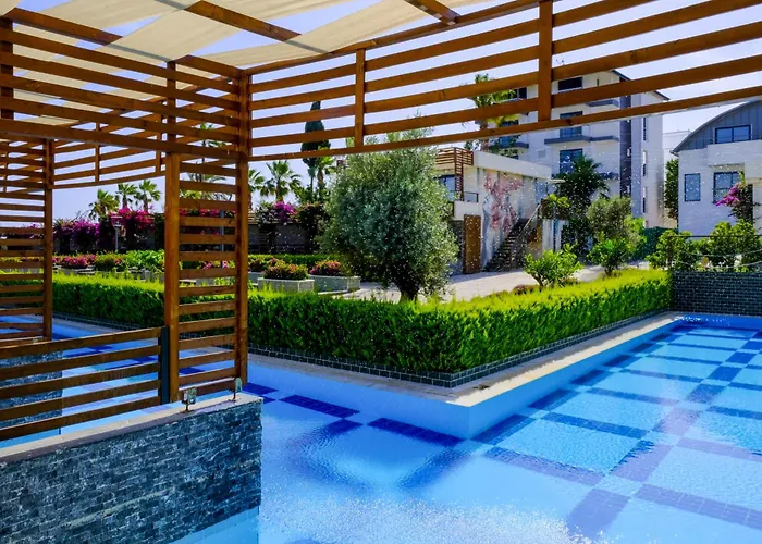 Feniks Priority Hotel