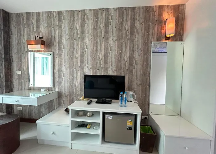 Benyada Lodge - Surin Beach