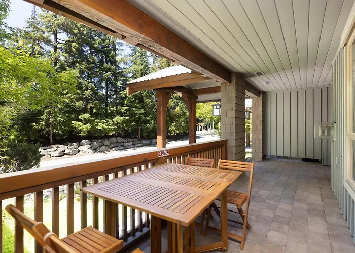 Horstman House By Whistler Premier Apartment
