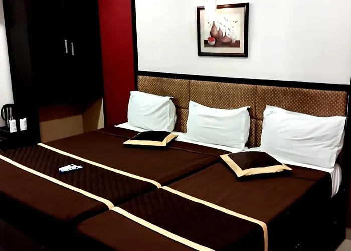 Sri Arulmuthu Residency