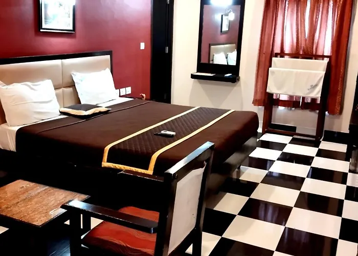 Sri Arulmuthu Residency