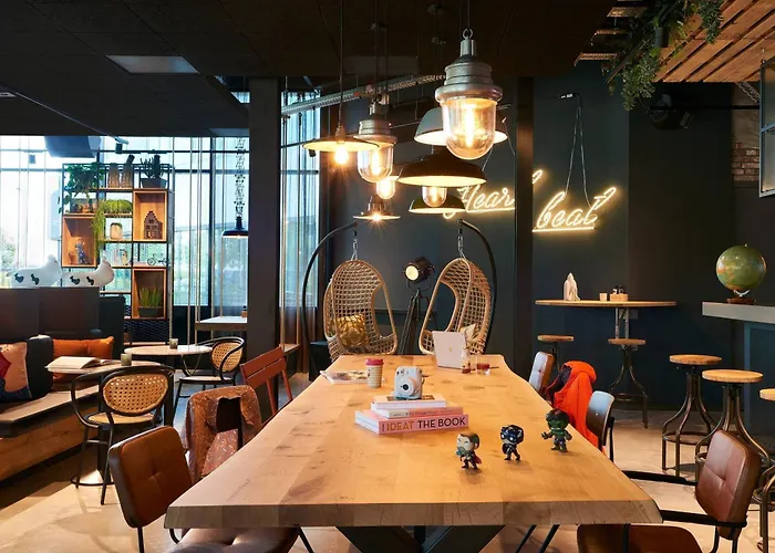 Moxy Amsterdam Schiphol Airport
