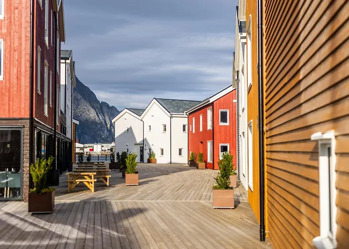 Henningsvaer Bryggehotell - By Classic Norway Hotels