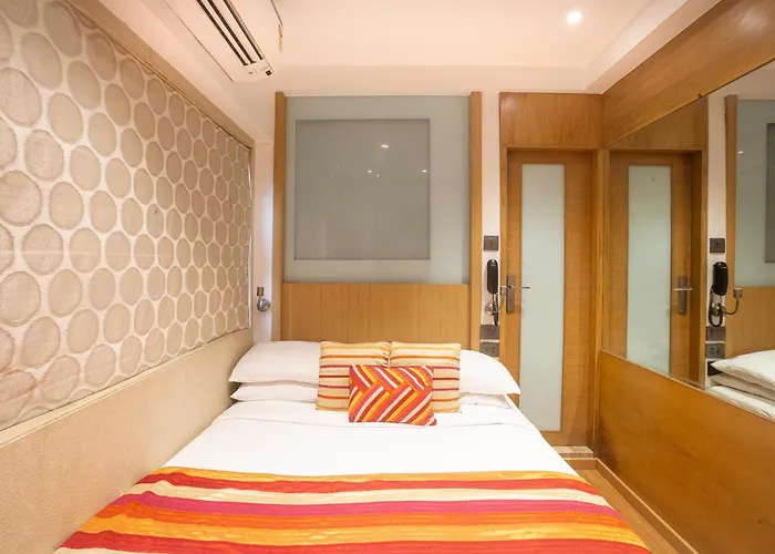 Hotel Bawa Continental Juhu Beach