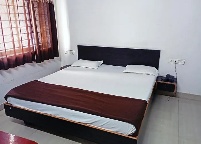 Savanur Deluxe Lodge