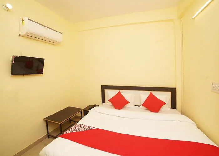 Hotel O Paras Guest House & Restaurant