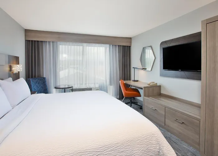 Holiday Inn Express & Suites Buffalo By Ihg