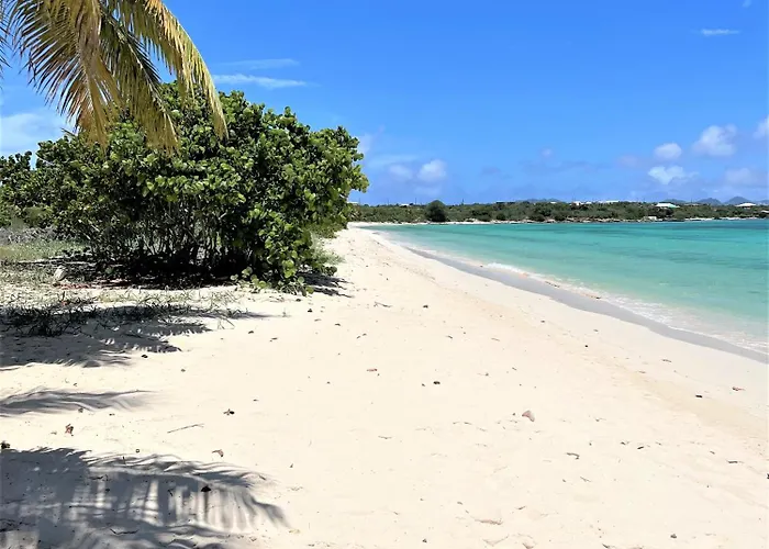 Rendezvous Bay Hotel