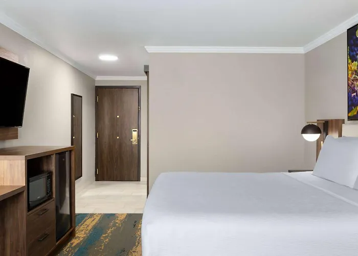 La Quinta Inn & Suites By Wyndham Yakima Downtown