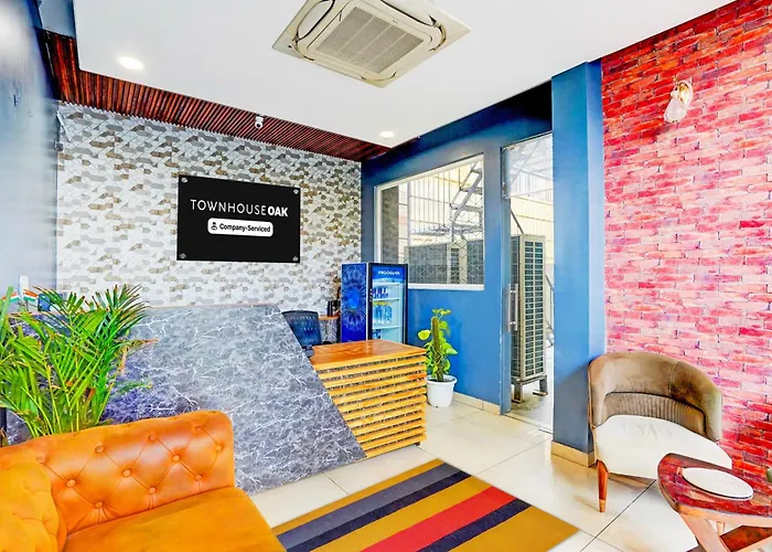 Super Townhouse Oak Sector 116 Noida