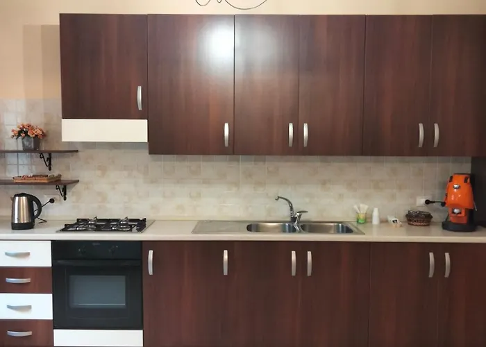 THE BEST ROOMS&APARTAMENT - Parcheggia gratis sotto casa ed entra -