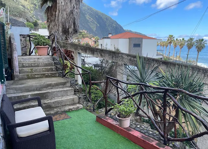 Baia Seixal Oceanfront