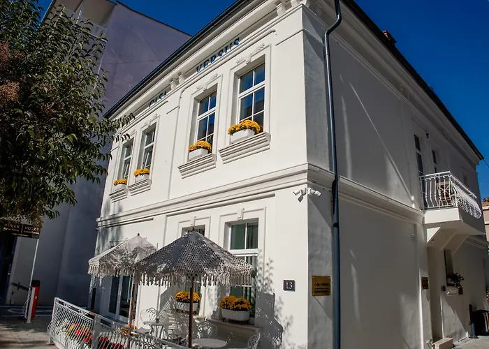 Casa Versus Ohrid
