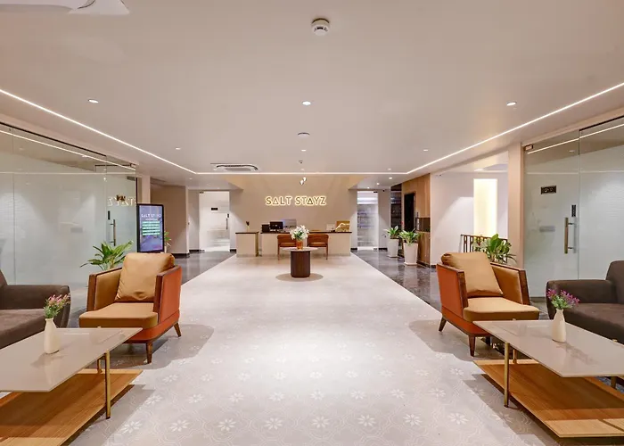 Saltstayz Premier - Golf Course Road & Sector 42