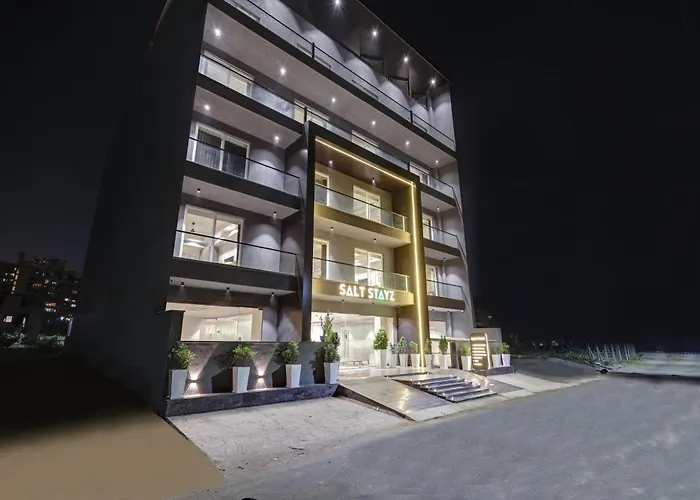 Saltstayz Premier - Golf Course Road & Sector 42